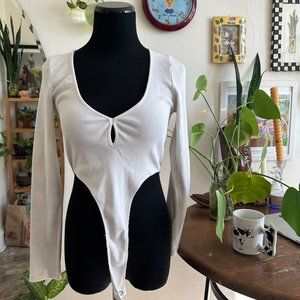 ALOHAS White Cotton Bodysuit- Perfect for spring!